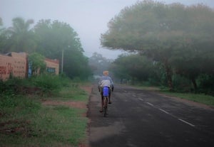 பேரொளியின் கனல் மொழி