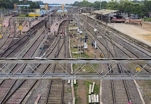 இந்திய ரயில்வேயில் 2569 இன்ஜினியர் பணியிடங்கள்