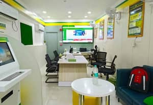 வங்கியில் மேனேஜர் பணி