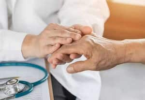 வலியில்லாத முதுமைக்கு வழி சொல்கிறார் மனநல டாக்டர்