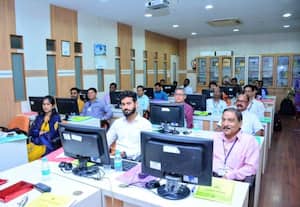 இன்சூரன்ஸ் நிறுவனத்தில் அதிகாரியாக விருப்பமா...